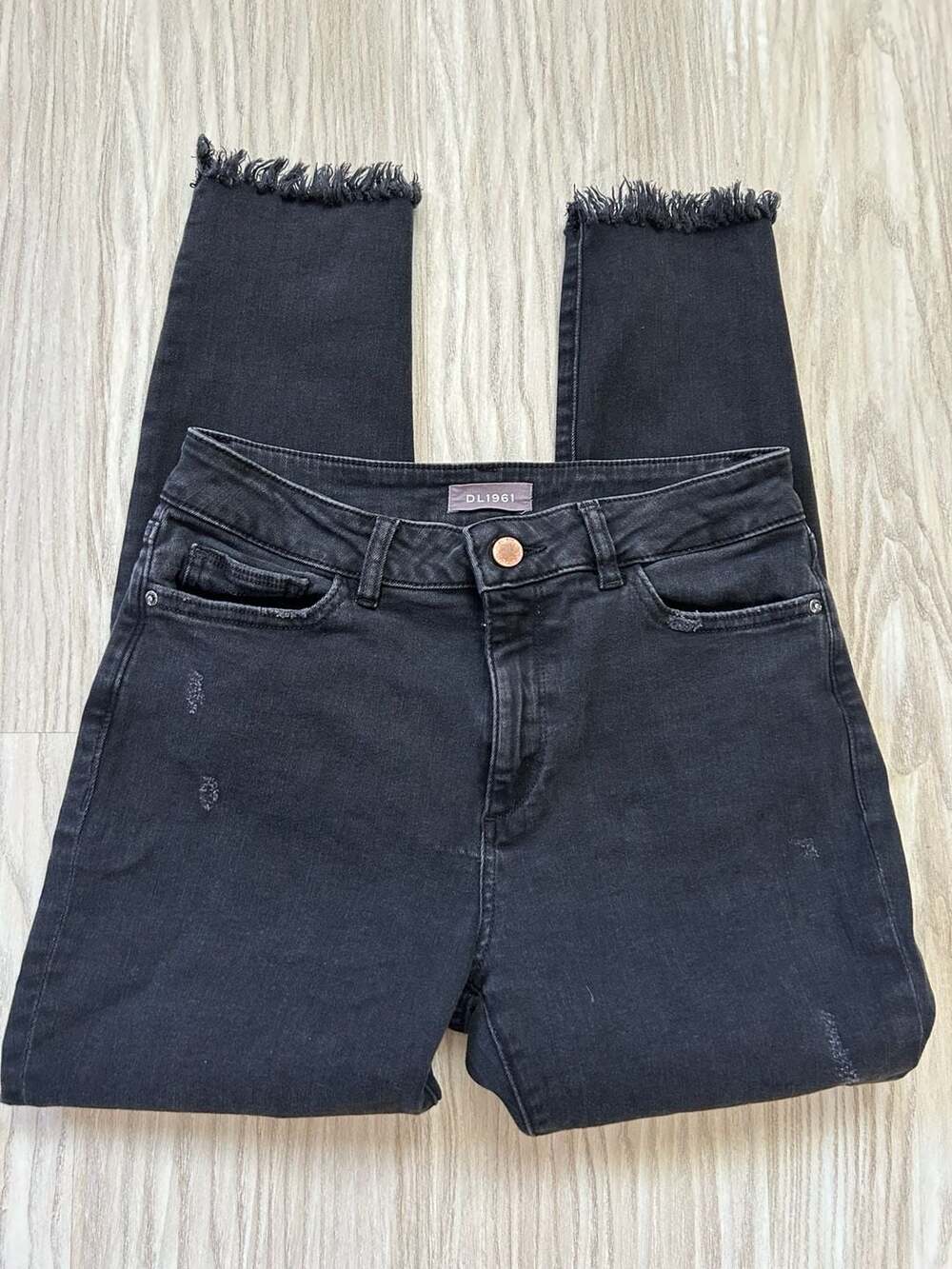 DL1961 Farrow Cropped High-Rise Skinny Jeans in Montgomery Black with Frayed Hem